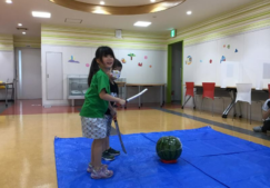 すいか割りの様子☆
