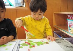 こぐま組　☆４・５月製作の様子☆