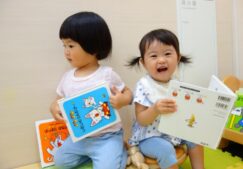 お部屋で何してる？