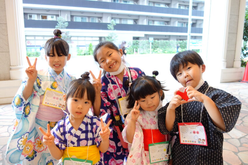 みんなで仲良し!ハイポーズ。
