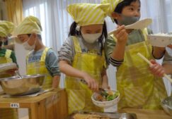 5歳児くじら組『配膳体験』