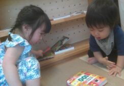 にじ組さんとふわふわチームのお友だちのある日。