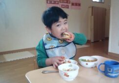 大きなお口で・・・