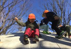 4歳児　★何か埋まってる・・★