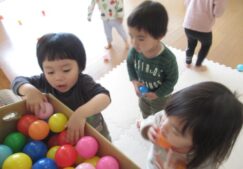 ボール、風船遊び～そら組～