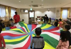 ４歳児きりん組『初めてのプレイバルーン』