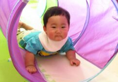 0歳児　マット遊び
