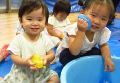 1歳児　水風船
