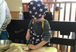 ４歳児　★焼きそば作り★