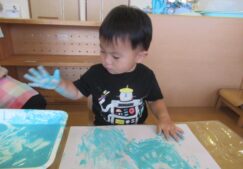 ☆小麦粉絵の具で製作☆～ほし組～