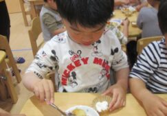 ２歳児ぱんだ組　『ケーキ作り』