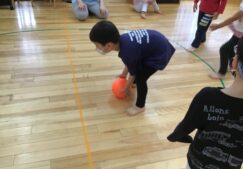 ４歳　★初めてのドッチボール★
