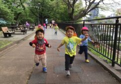 2歳児　★外濠沿い散歩★