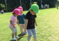 2歳児　★フラフープ、ボール遊び★
