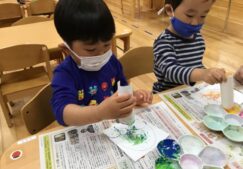 3歳児　　♪こいのぼりを作ってみよう♪