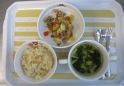 ぽけっとランド国領の給食