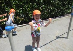 3-5歳児　戸外遊び