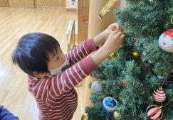 4歳児　★ツリーの飾りつけ★