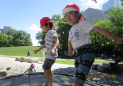 【３～５歳児】大通公園で水遊び♪
