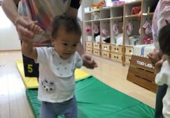 1歳児りす組　「体操教室」