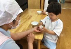食育～おにぎり作り～