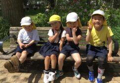 5歳児クラス散歩（いちょう公園）