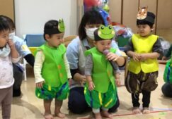１歳児りす組『発表会に向けて練習を頑張りました』