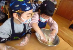 3歳児　クッキーづくり