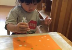 【いちご組】野菜スタンプ