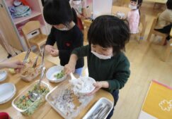 給食バイキングはじまりました☆