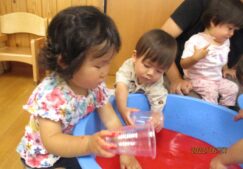 水遊び　～1歳児クラス