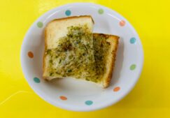 給食室　「ごまじゃこトースト」