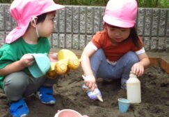 2歳児　中庭