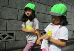 幼児クラス　散歩西青戸公園