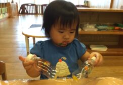 １歳児　マラカス作り☆