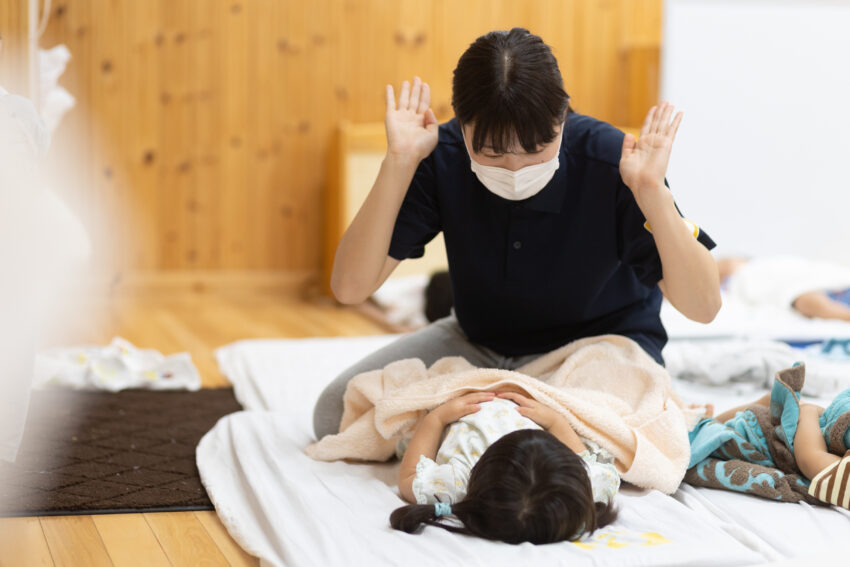 10月14日(金)10時~子育て支援として未就園児の方を対象にお母さんやお父さんと一緒に出来る触れ合い遊びを保育士が紹介します。
実際にお子様と一緒にやってみて、遊びのレパートリーを増やしてみませんか?
ご興味のある方は是非ご連絡下さい♪
園見学も出来ます!
電話:03-5227-7520