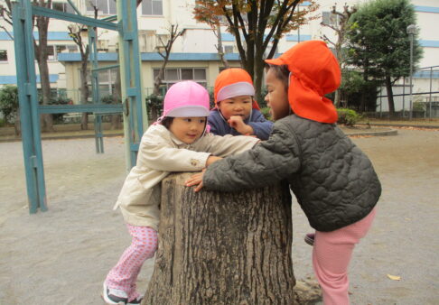 2歳児　こあら組とお散歩