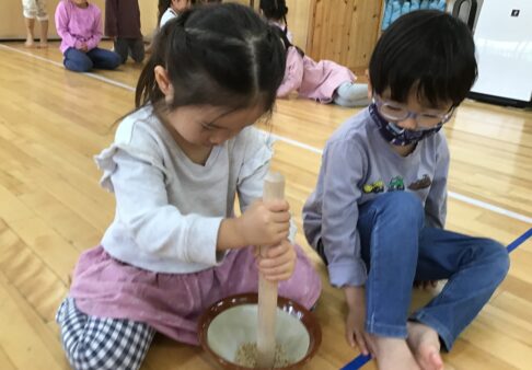 4歳児　★米の収穫★