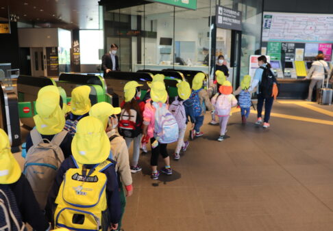 ４歳児　★新宿御苑に遠足★