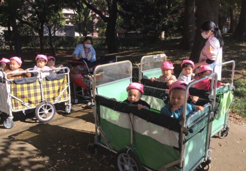 ０歳児　にじ組　古墳公園に行ってきたよ♪