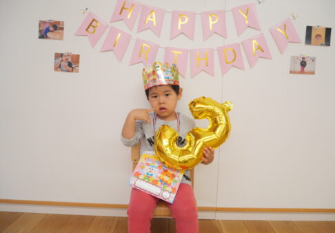 ☆2歳児こぐま組　11月誕生日会☆