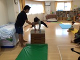 4歳児きりん組　「跳び箱に挑戦！」