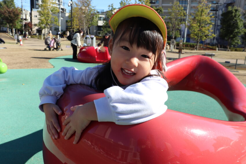 お弁当を食べた後は公園で思いっきり遊びます!