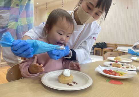 クリスマススイーツ作り（姉妹校連携）☆彡