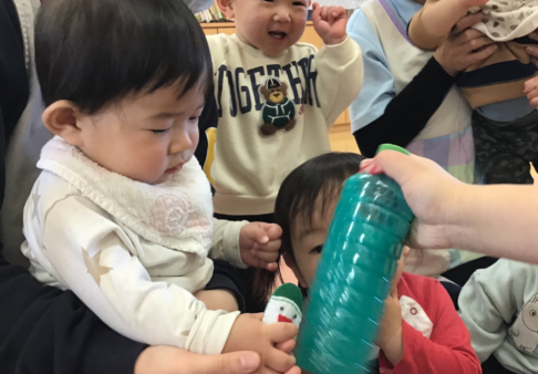 ０歳児　にじ組「お楽しみ会♪」