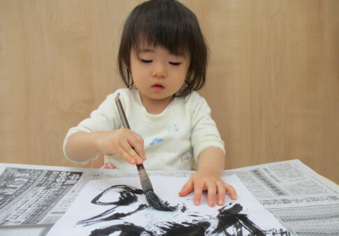 0歳児　体操教室＆書初めごっこ