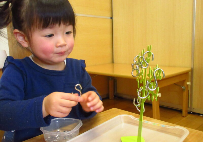 S字フックをひっかけています☆