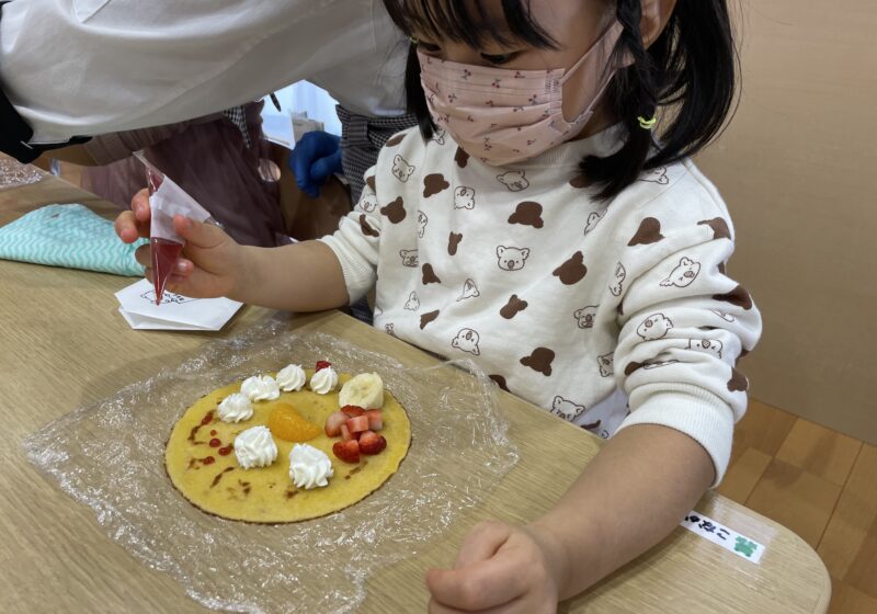 チョコレートやフルーツを使ってクレープ作り☆彡