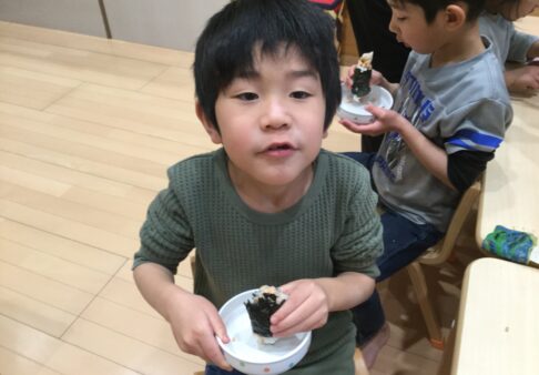 ２月食育「恵方巻作り」