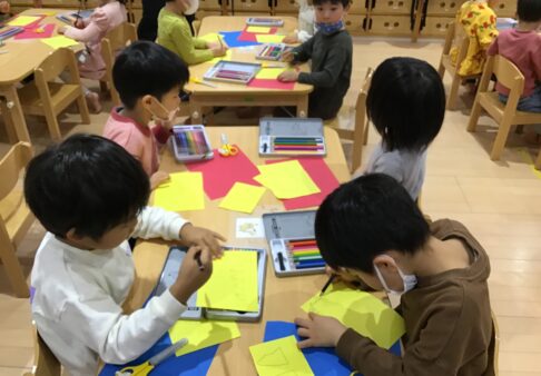 4歳児クラス　「鬼のお面作り」